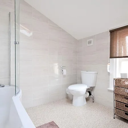Brightwater 2nd Floor For Up To 6 Guests Near North Bay סקארבורו