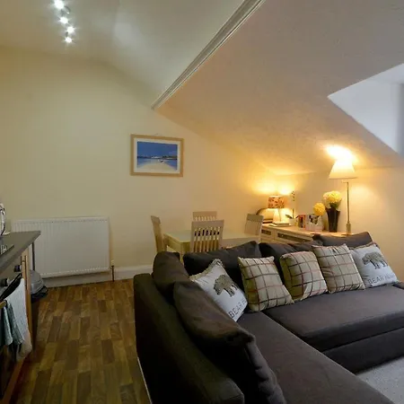 Brightwater 2nd Floor For Up To 6 Guests Near North Bay *