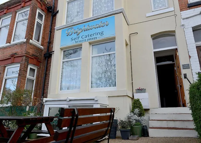 Brightwater 2nd Floor For Up To 6 Guests Near North Bay